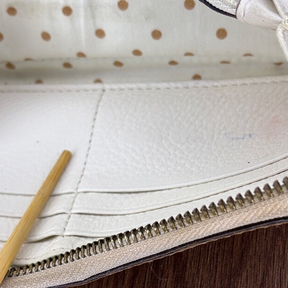 🔥🔥🔥Kate Spade Rose Gold Zip Wallet🔥🔥🔥 ***READ DESCRIPTION*** - Picture 10 of 16